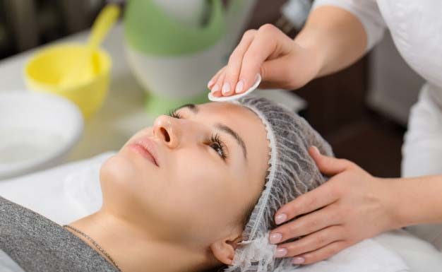 Peelingi chemiczne- dlaczego warto?