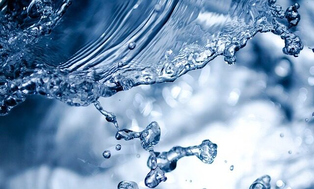 Czy można dodać płynu do płukania do suszarki?