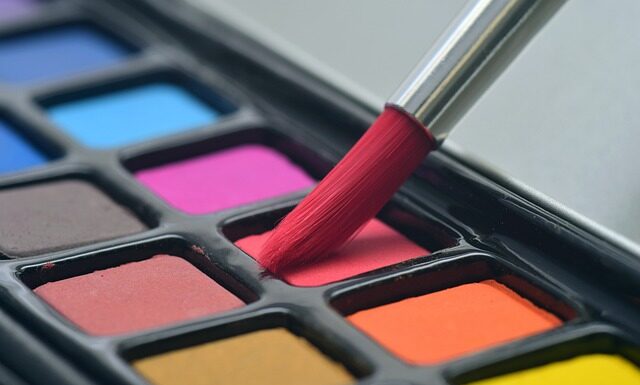 Jak się powinno malować rzęsy?