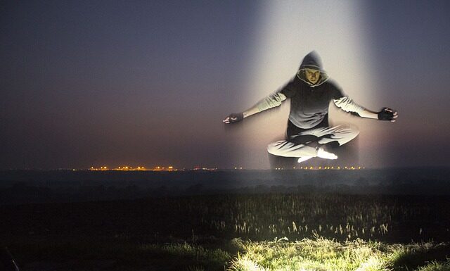 Co zrobić aby unieść włosy u nasady?